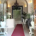 Hotel Santa Chiara & -