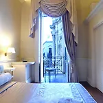 Hotel Santa Chiara & -