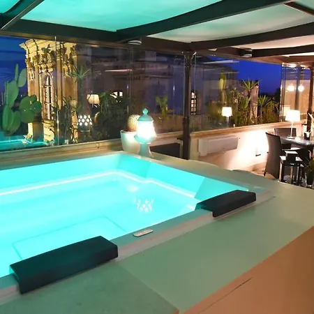 Hotell Santa Chiara 4*