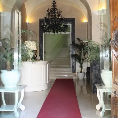 Hotel Santa Chiara & -