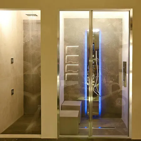 Santa Chiara & - Otel 4*