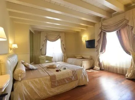 Hotell Santa Chiara
