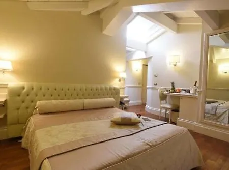 Santa Chiara Hotel 4*
