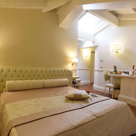 Hotel Santa Chiara & - 4*