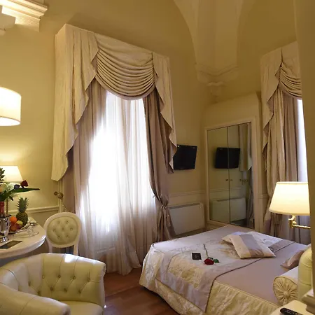 Santa Chiara & - 4*