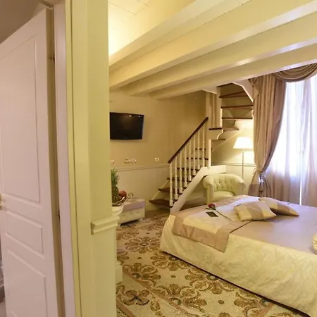 Hotel Santa Chiara & - 4*