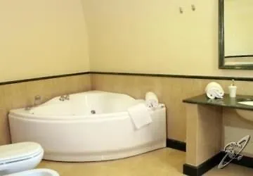 Santa Chiara 4* ليتشي
