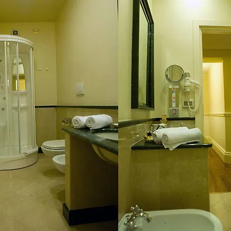 Santa Chiara فندق 4*