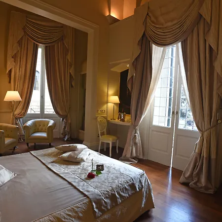 Santa Chiara ليتشي