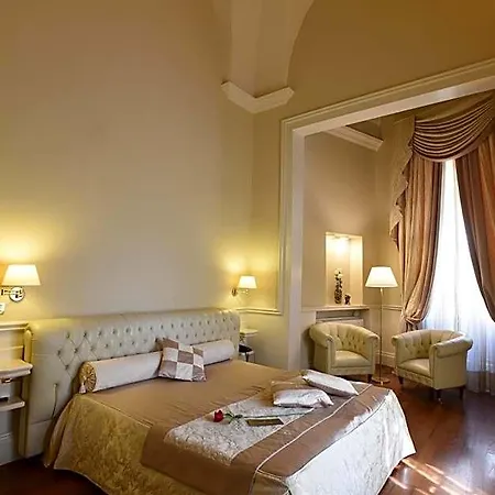 Santa Chiara & -