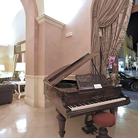 Santa Chiara & - 4*