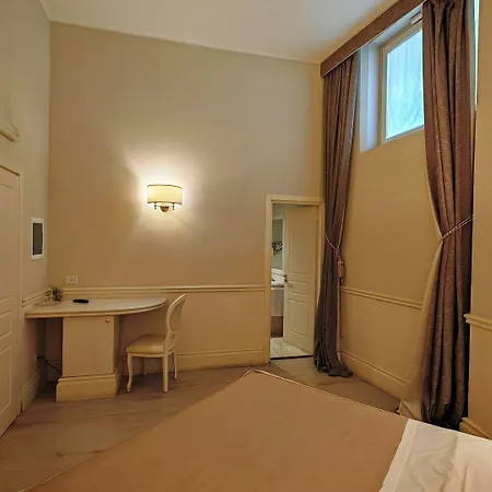 Santa Chiara & - 4*