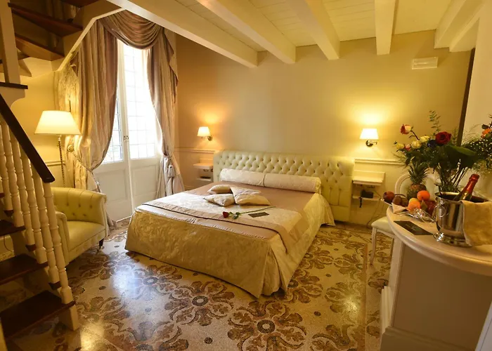 Hotel Santa Chiara & -