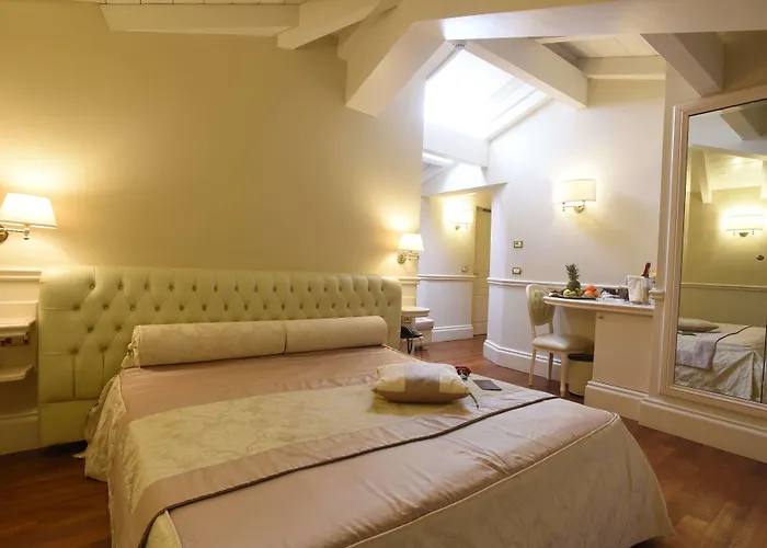 Hotel Santa Chiara & - 4*