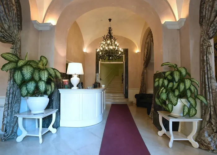 Hotel Santa Chiara 4*