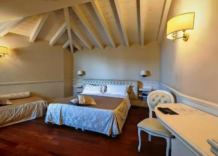 Ξενοδοχείο Santa Chiara & -