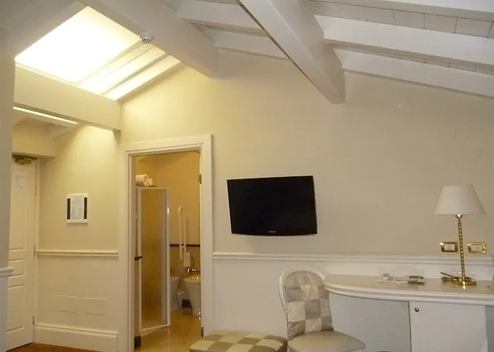 Santa Chiara & - Отель