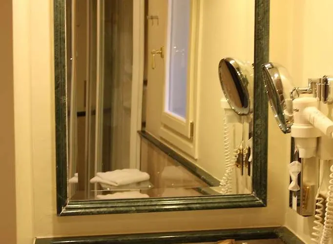 Santa Chiara & - Λέτσε